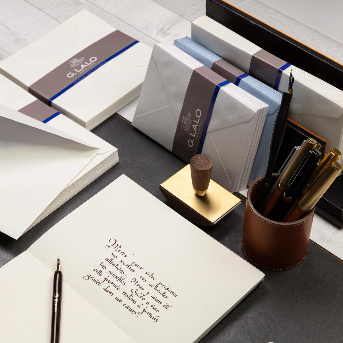 Verge de France Pack of 25 Gummed Envelopes C6 Size Blue